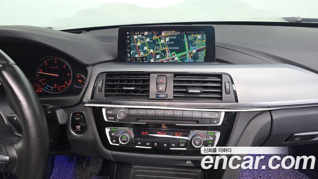 BMW 3-Series 2018 — photo 14