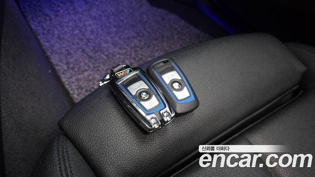 BMW 3-Series 2018 — photo 19