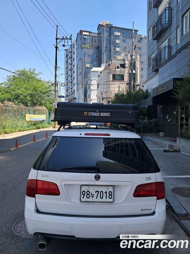 Saab 9-5 2010 — photo 3