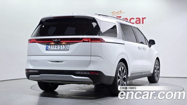 Kia Canival 2023 — photo 2