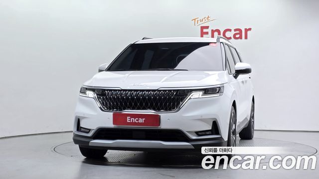 Kia Canival 2023 — photo 3