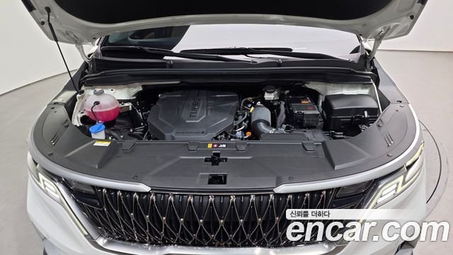 Kia Canival 2023 — photo 6