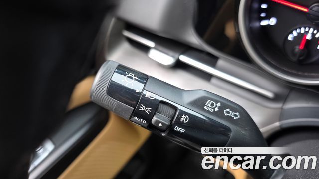 Kia Canival 2023 — photo 25