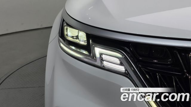 Kia Canival 2023 — photo 8