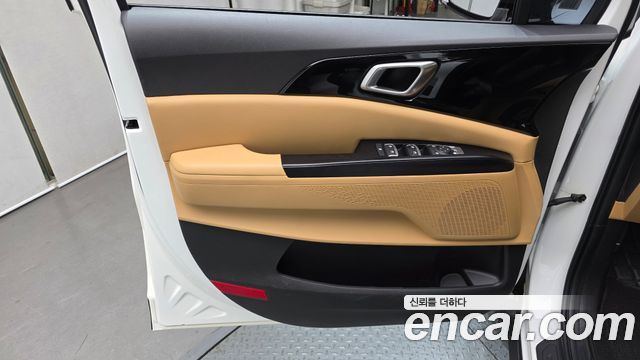 Kia Canival 2023 — photo 15