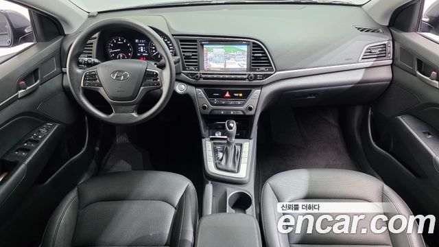 Hyundai AVANTE 2018 — photo 10