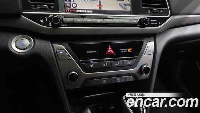 Hyundai AVANTE 2018 — photo 20