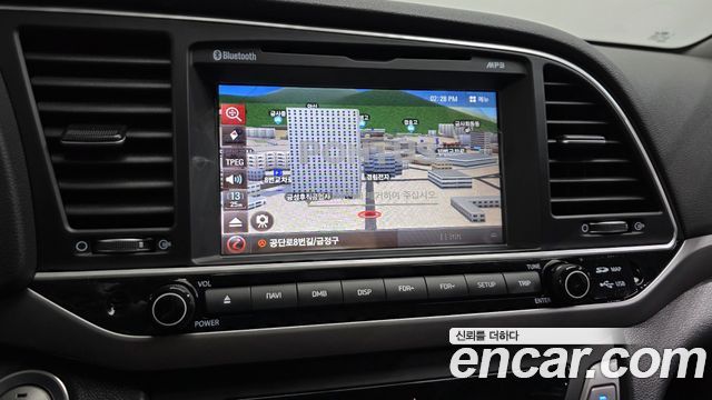 Hyundai AVANTE 2018 — photo 21