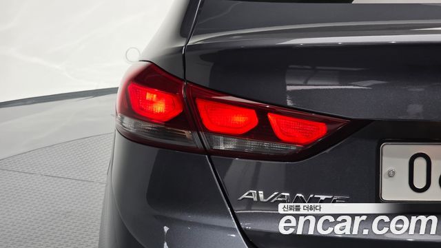 Hyundai AVANTE 2018 — photo 9