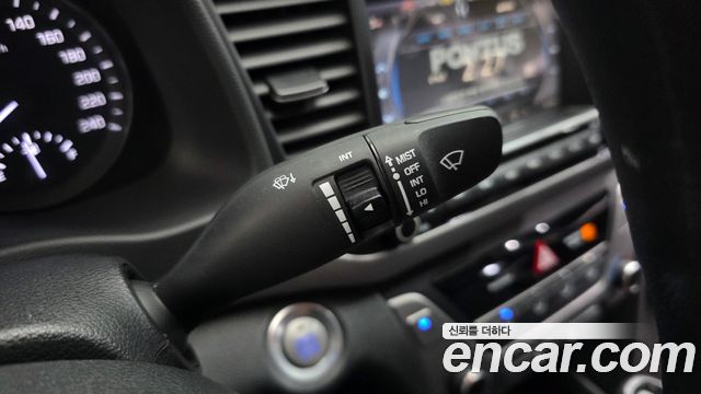 Hyundai AVANTE 2018 — photo 28