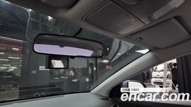 Hyundai AVANTE 2018 — photo 31