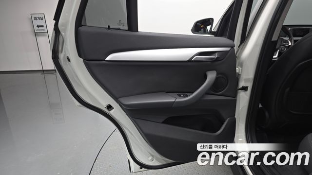 BMW X1 2018 — photo 15