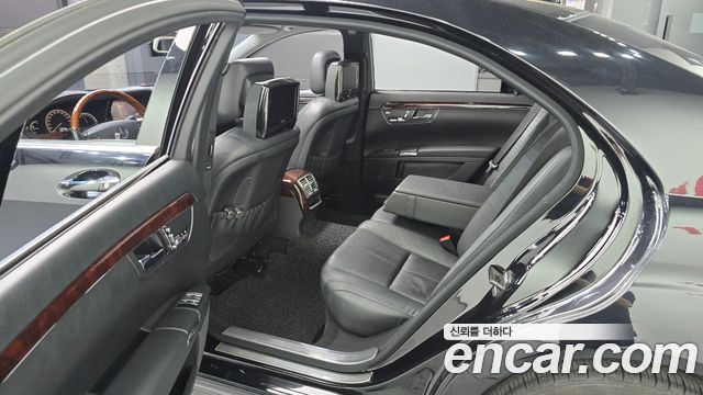 Mercedes-Benz S-Class 2008 — photo 11