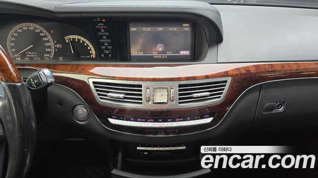 Mercedes-Benz S-Class 2008 — photo 19