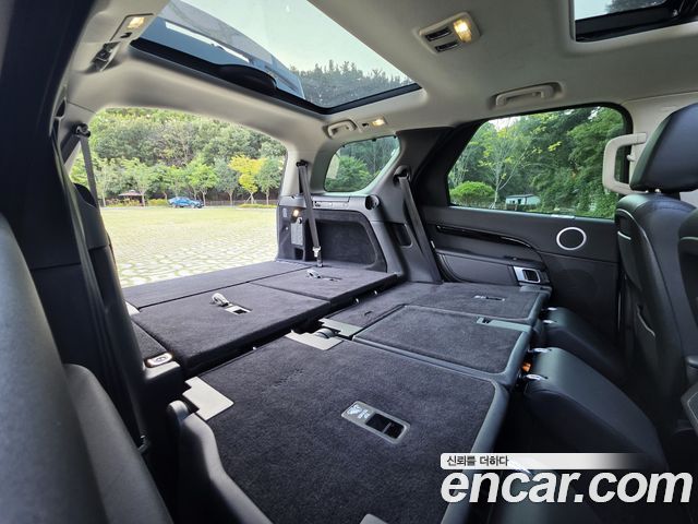Land Rover Discovery 2019 — photo 7