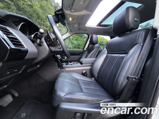 Land Rover Discovery 2019 — photo 15