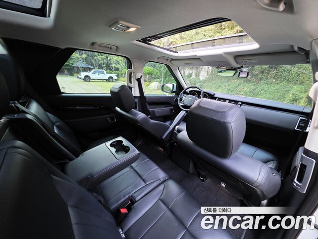 Land Rover Discovery 2019 — photo 19