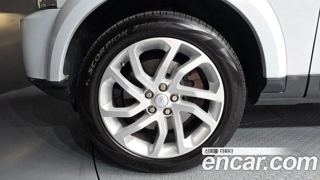 Land Rover Discovery 2016 — photo 5