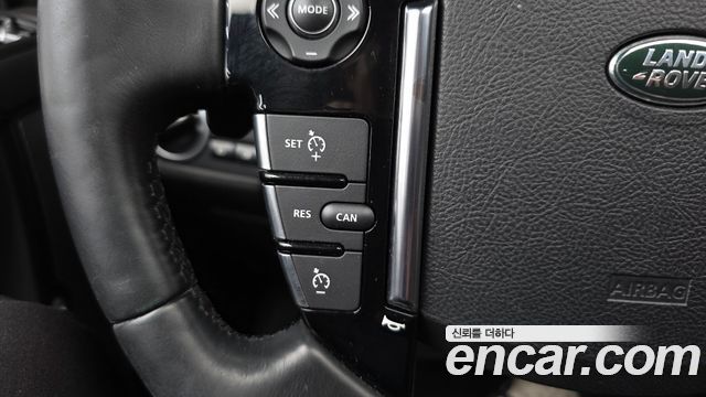Land Rover Discovery 2016 — photo 16