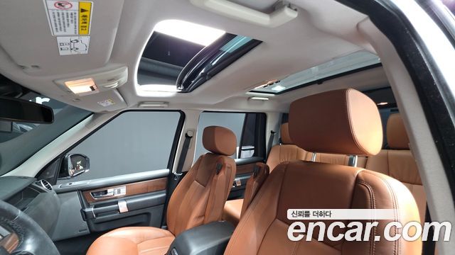Land Rover Discovery 2016 — photo 18