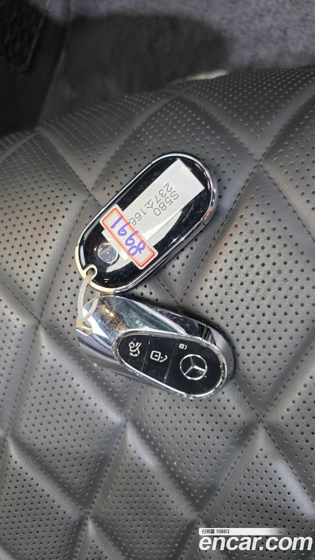 Mercedes-Benz S-Class 2021 — photo 25