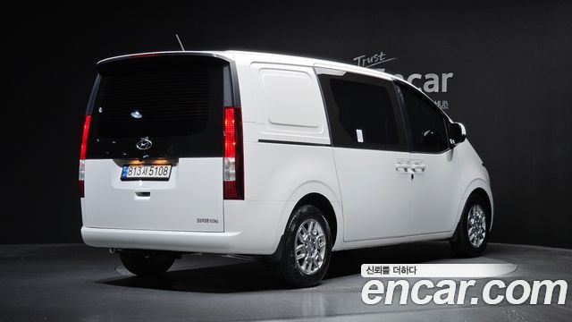 Hyundai Staria 2022 — photo 2