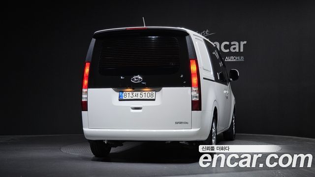 Hyundai Staria 2022 — photo 4