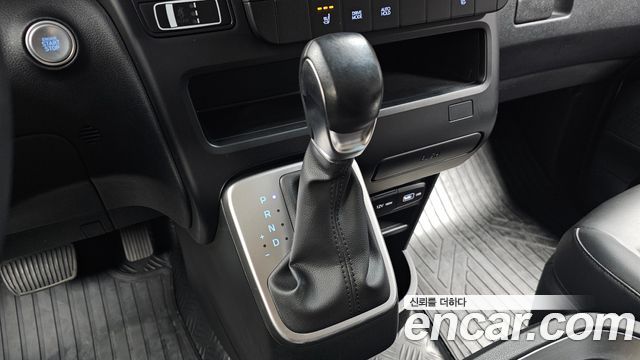 Hyundai Staria 2022 — photo 12