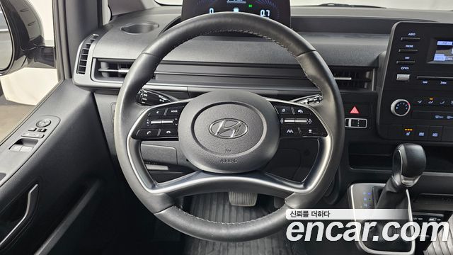 Hyundai Staria 2022 — photo 18
