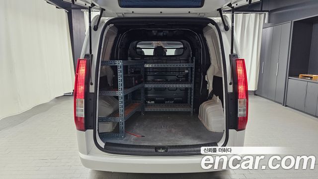 Hyundai Staria 2022 — photo 22