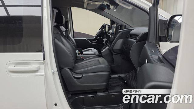 Hyundai Staria 2022 — photo 16