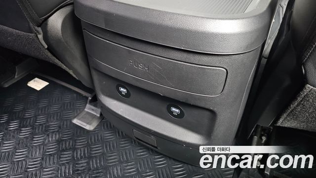 Hyundai Staria 2022 — photo 31