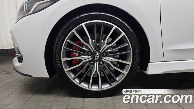 Hyundai AVANTE 2017 — photo 5