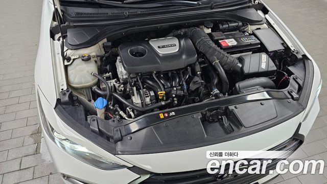 Hyundai AVANTE 2017 — photo 6