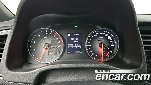 Hyundai AVANTE 2017 — photo 8
