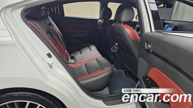 Hyundai AVANTE 2017 — photo 11