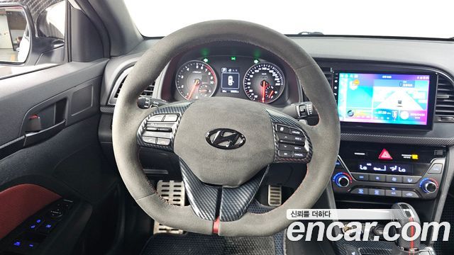 Hyundai AVANTE 2017 — photo 13