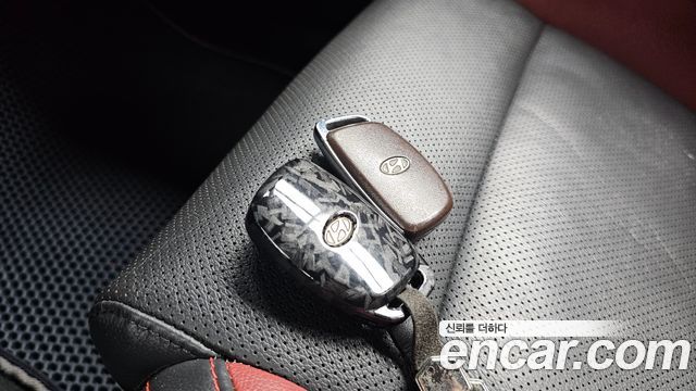 Hyundai AVANTE 2017 — photo 15