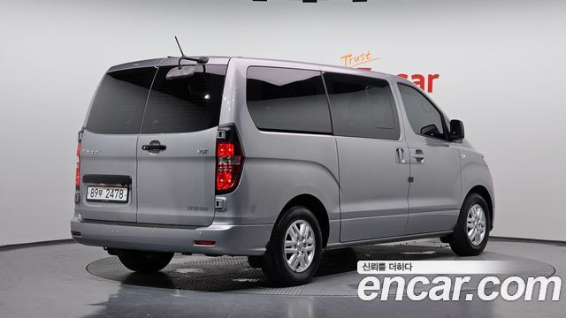 Hyundai Starex 2019 — photo 2