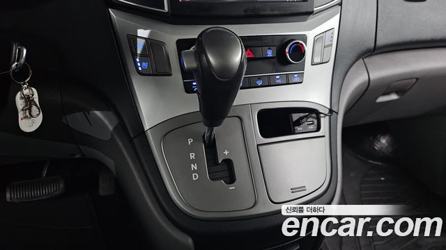 Hyundai Starex 2019 — photo 12