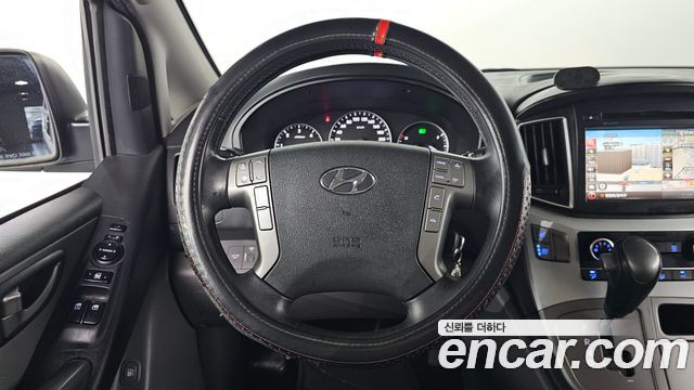 Hyundai Starex 2019 — photo 19