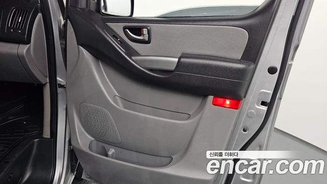 Hyundai Starex 2019 — photo 15