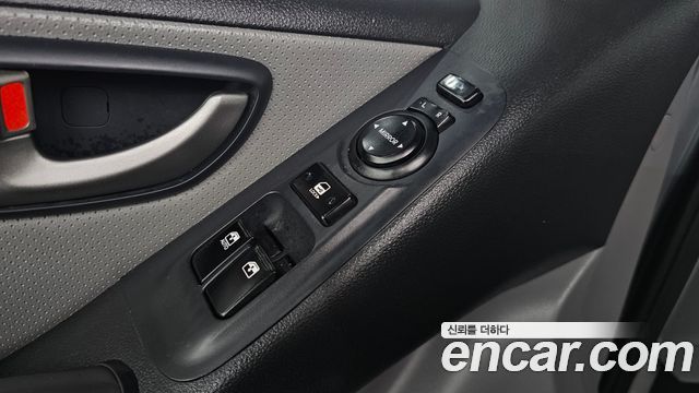 Hyundai Starex 2019 — photo 28