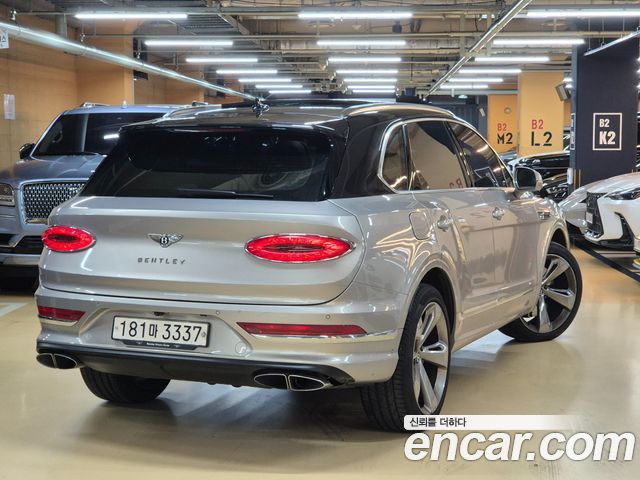 Bentley Bentayga 2023 — photo 2