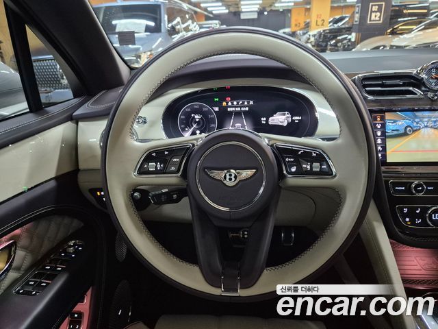 Bentley Bentayga 2023 — photo 7