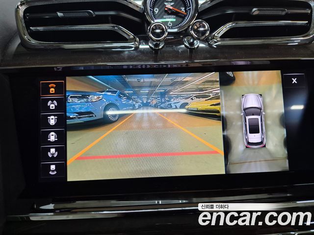 Bentley Bentayga 2023 — photo 8