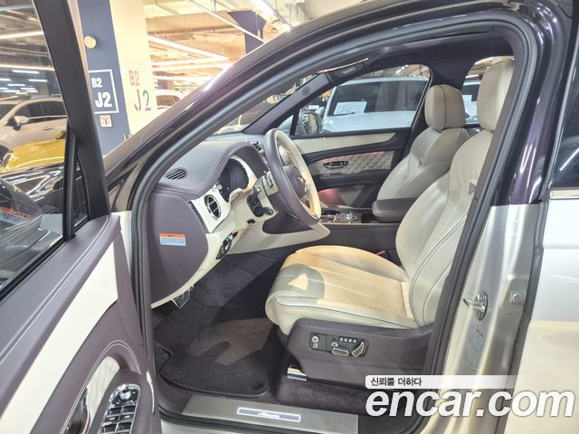 Bentley Bentayga 2023 — photo 12