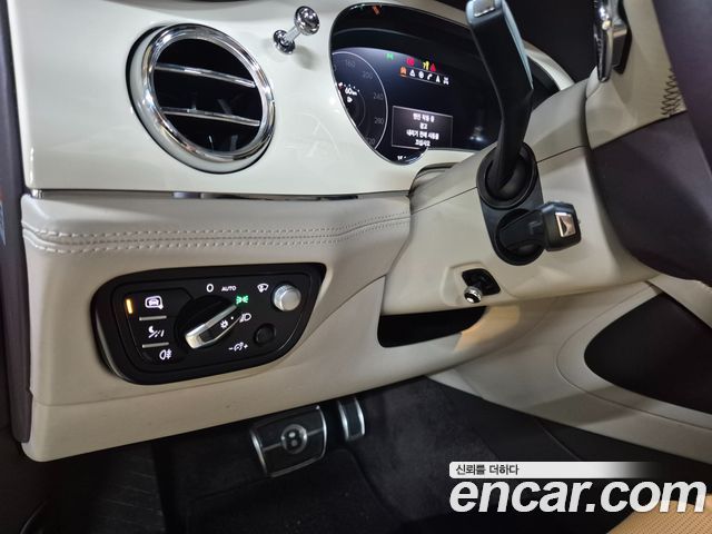 Bentley Bentayga 2023 — photo 15