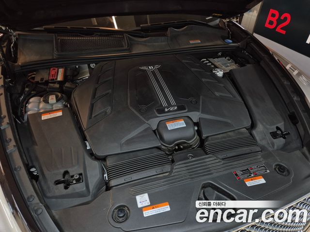 Bentley Bentayga 2023 — photo 19