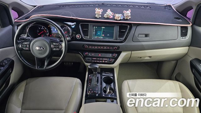 Kia Canival 2017 — photo 7